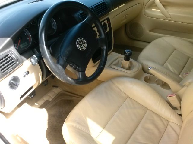 Volkswagen Passat 2001 photo 2