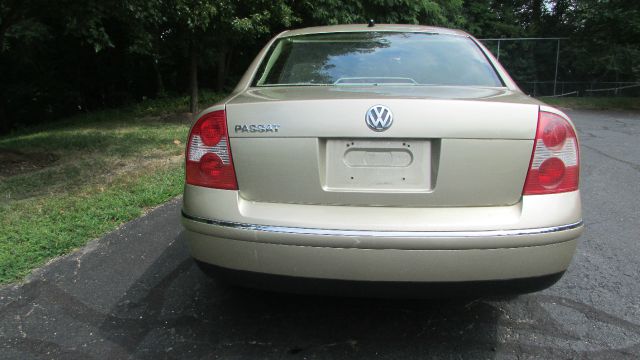 Volkswagen Passat 2001 photo 2