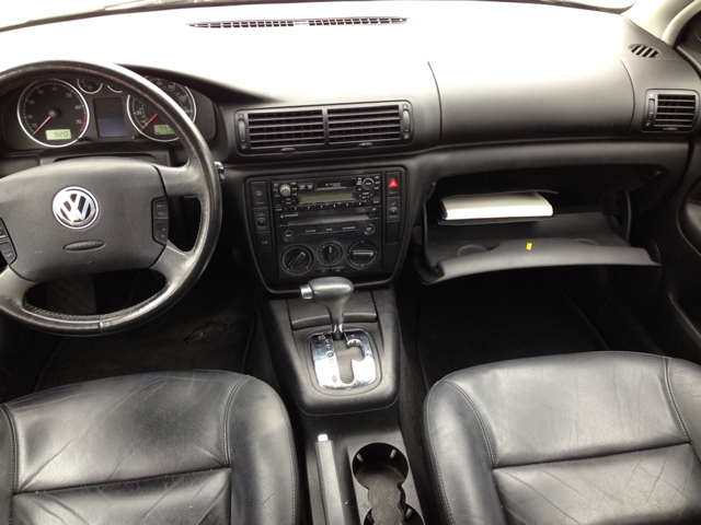 Volkswagen Passat 2001 photo 2