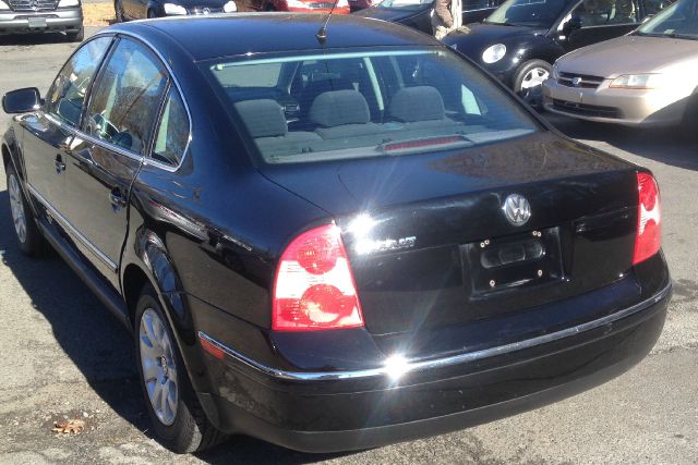 Volkswagen Passat 2001 photo 2