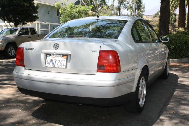 Volkswagen Passat 2001 photo 2