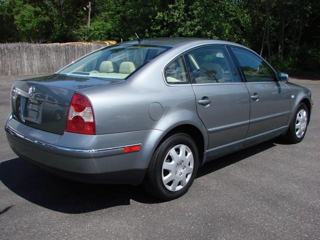 Volkswagen Passat 2001 photo 2