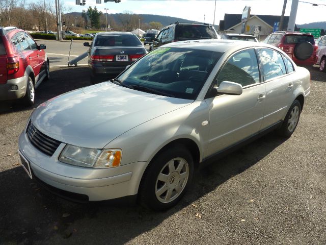 Volkswagen Passat 2001 photo 2