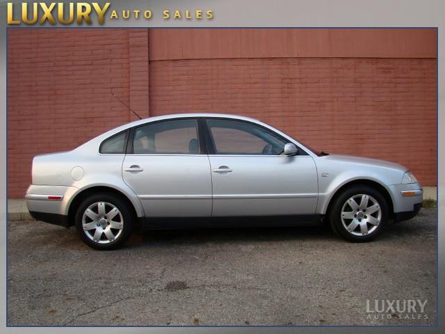 Volkswagen Passat 2002 photo 1