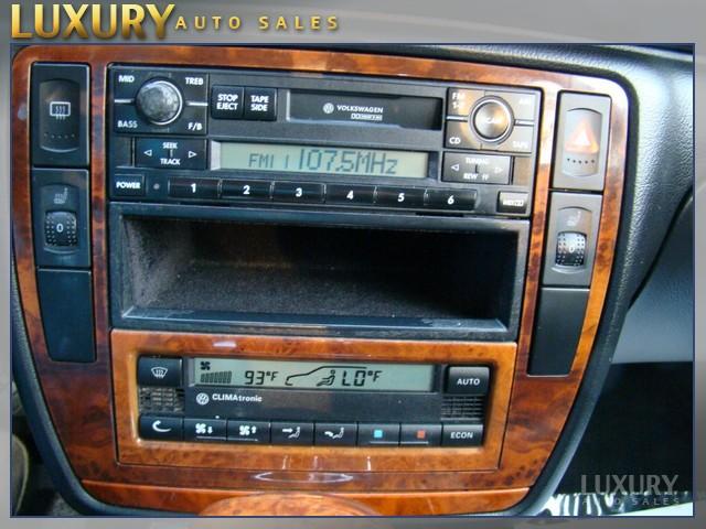 Volkswagen Passat 2002 photo 3