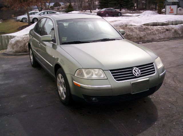 Volkswagen Passat 2002 photo 1