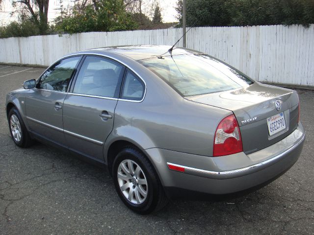 Volkswagen Passat 2002 photo 2