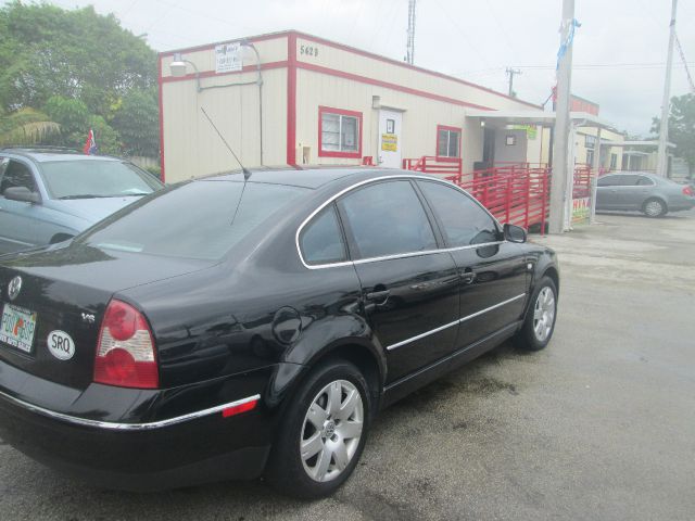 Volkswagen Passat 2002 photo 2