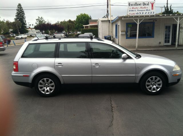 Volkswagen Passat FWD 4dr Sport Wagon