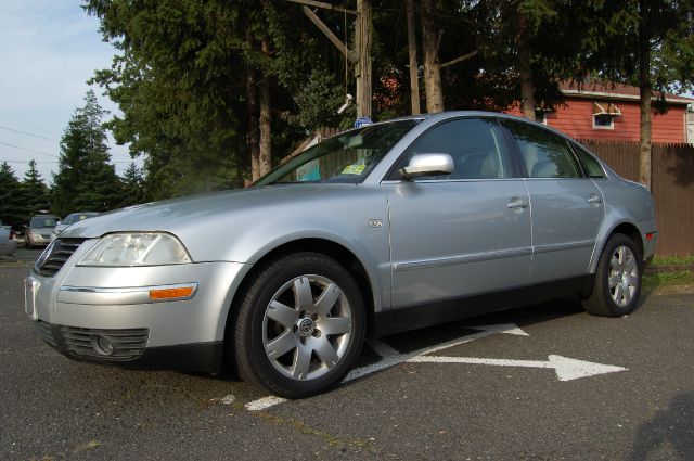 Volkswagen Passat 2002 photo 1