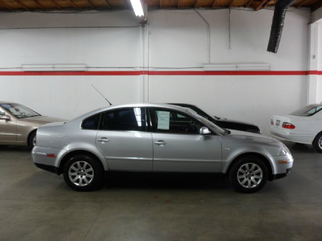 Volkswagen Passat 2002 photo 2