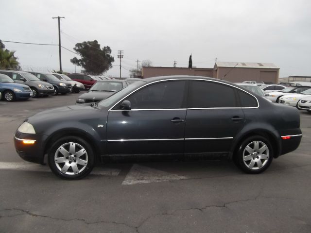 Volkswagen Passat 2002 photo 1