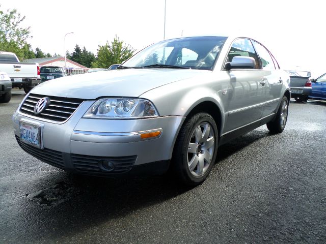 Volkswagen Passat LS W/leather Seats Sedan
