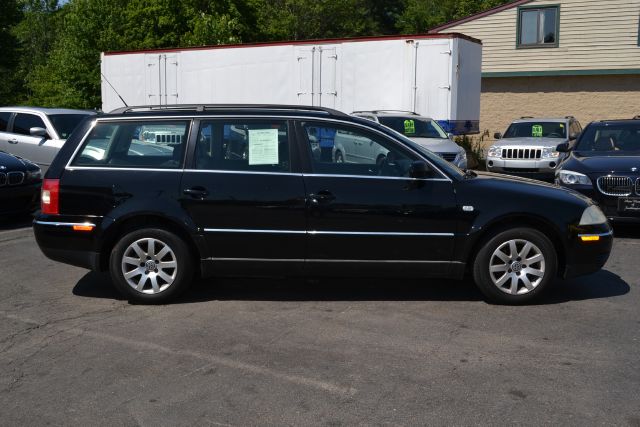 Volkswagen Passat FWD 4dr Sport Wagon