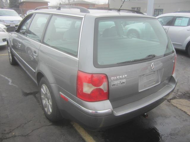 Volkswagen Passat 2002 photo 1