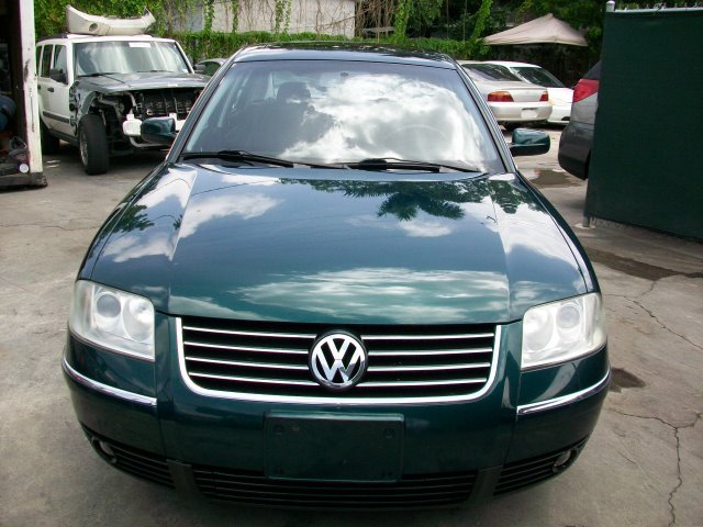 Volkswagen Passat 2002 photo 1