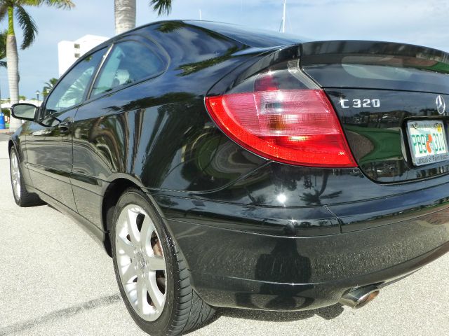 Volkswagen Passat 2002 photo 1