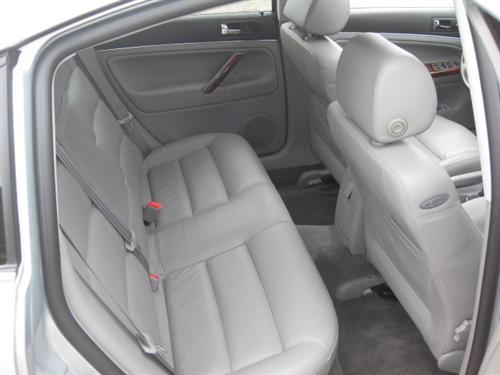 Volkswagen Passat 2002 photo 2