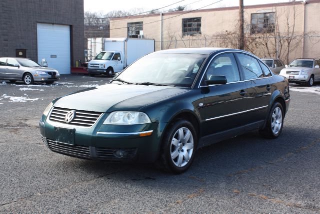 Volkswagen Passat 2002 photo 1