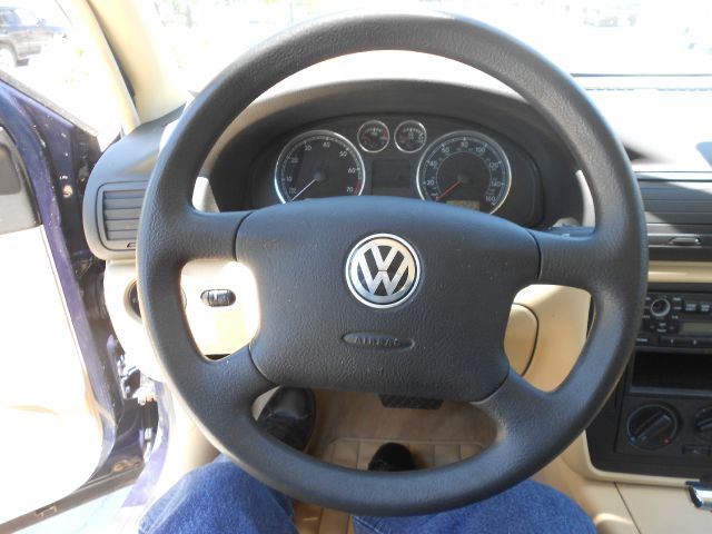 Volkswagen Passat 2002 photo 1