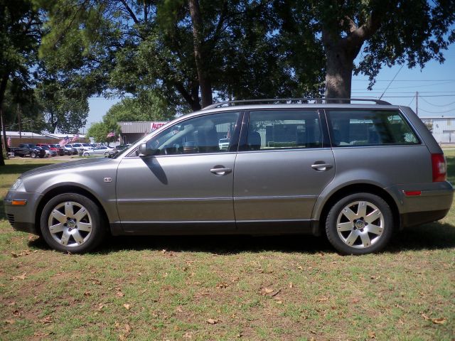 Volkswagen Passat 2003 photo 1