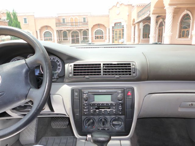 Volkswagen Passat 2003 photo 12