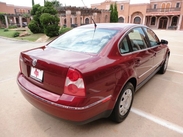 Volkswagen Passat 2003 photo 16