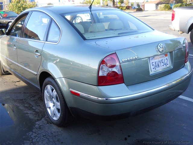 Volkswagen Passat SE Crew Cab 4WD FFV Unspecified