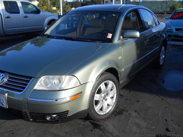 Volkswagen Passat 2003 photo 2