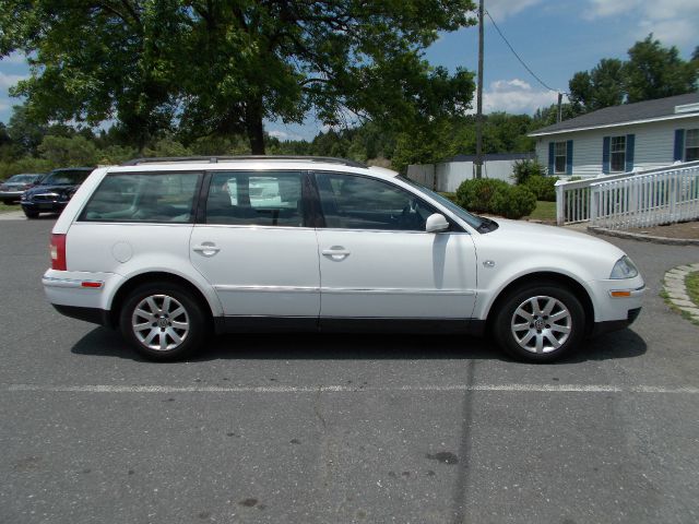 Volkswagen Passat 2003 photo 2