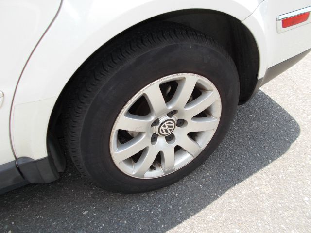 Volkswagen Passat 2003 photo 6