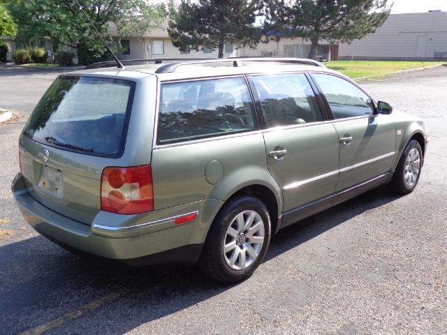 Volkswagen Passat 2003 photo 1
