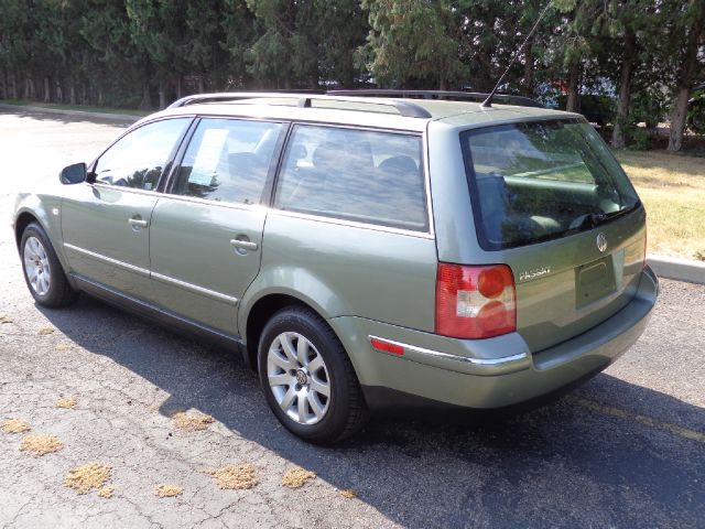 Volkswagen Passat 2003 photo 2
