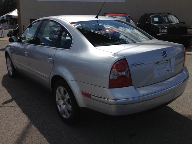 Volkswagen Passat 2003 photo 2