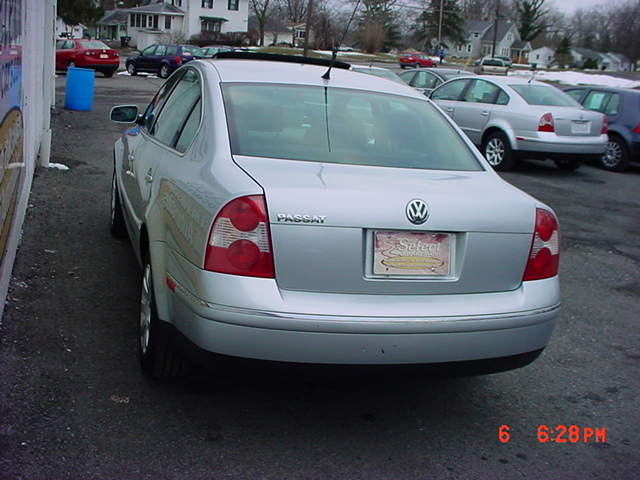 Volkswagen Passat 2003 photo 2