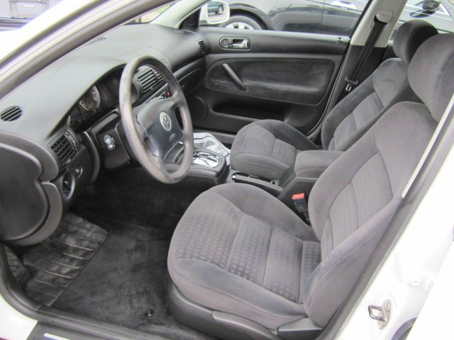 Volkswagen Passat 2003 photo 1