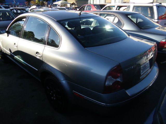 Volkswagen Passat 2003 photo 3