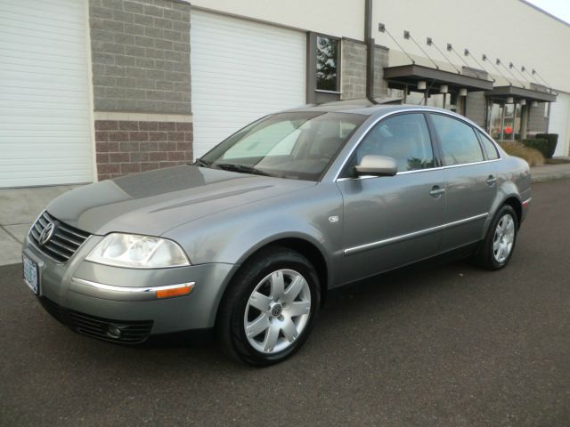 Volkswagen Passat LS W/leather Seats Sedan