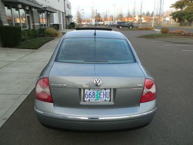 Volkswagen Passat 2003 photo 2