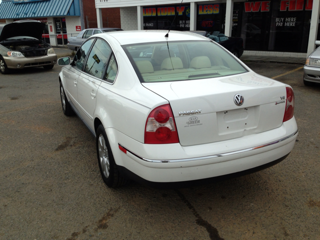 Volkswagen Passat LS W/leather Seats Sedan