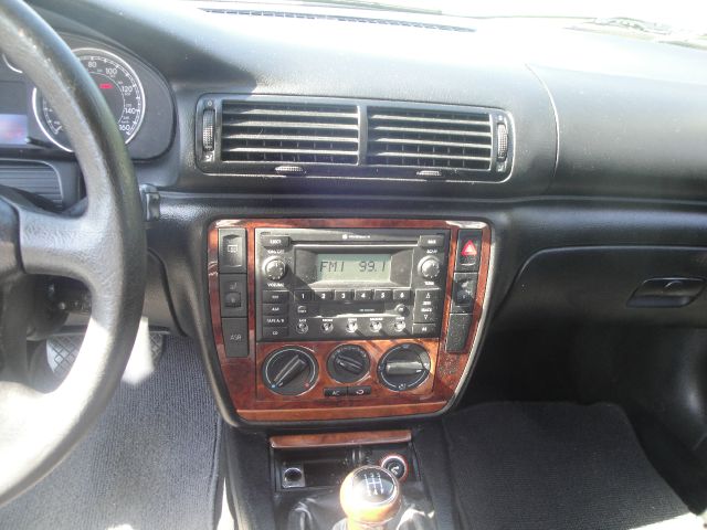 Volkswagen Passat 2003 photo 20