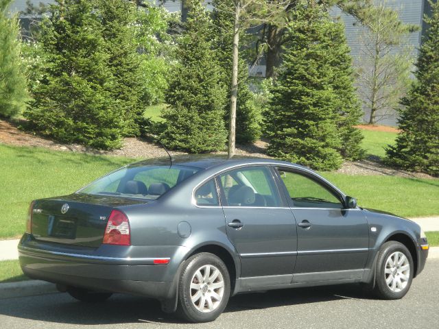 Volkswagen Passat 2003 photo 23