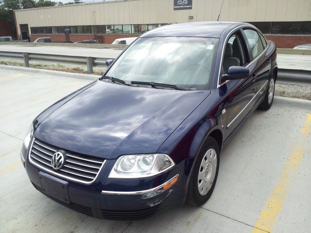 Volkswagen Passat 2003 photo 1