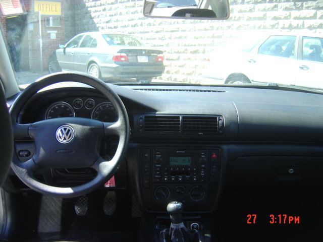 Volkswagen Passat 2003 photo 4