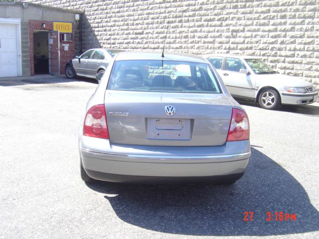 Volkswagen Passat 2003 photo 9