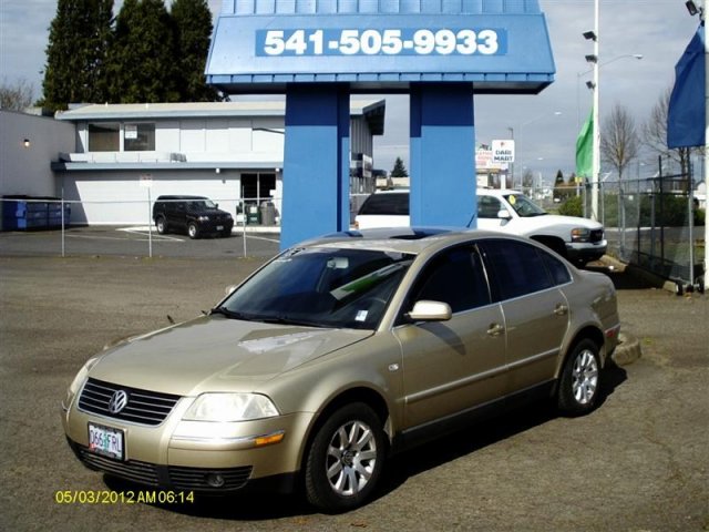 Volkswagen Passat 2003 photo 1