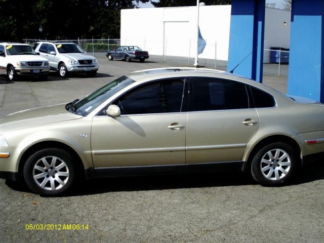 Volkswagen Passat 2003 photo 2
