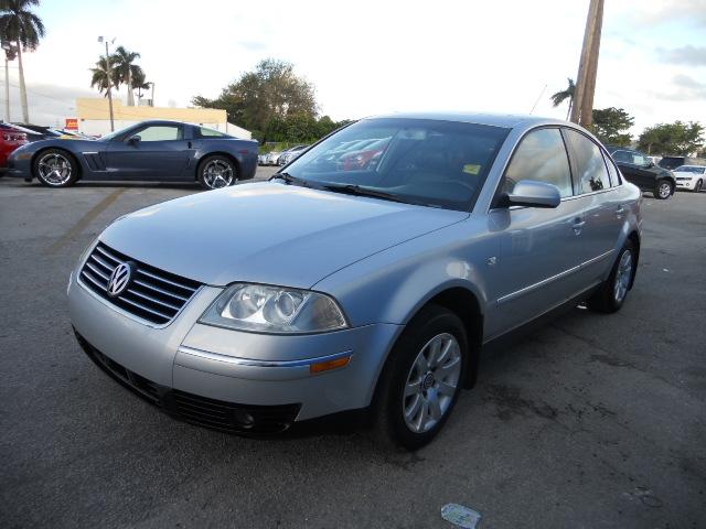 Volkswagen Passat 2003 photo 1