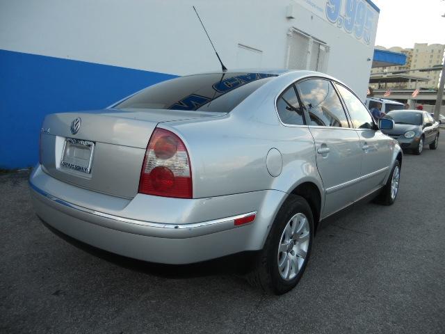 Volkswagen Passat 2003 photo 3