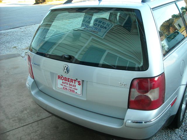 Volkswagen Passat 2003 photo 1